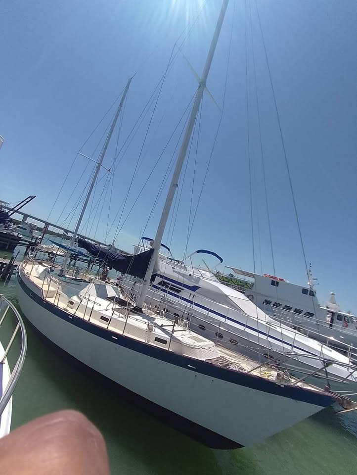 Ketch 40 pies 2