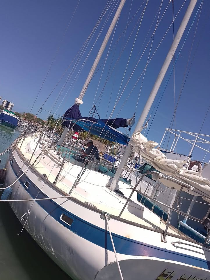 Ketch 40 pies 3